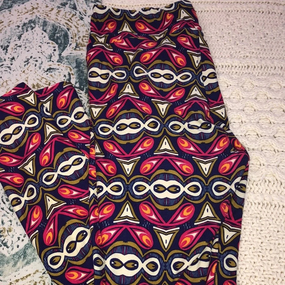 Lularoe tall and curvy modern print leggings - Picture 5 of 5